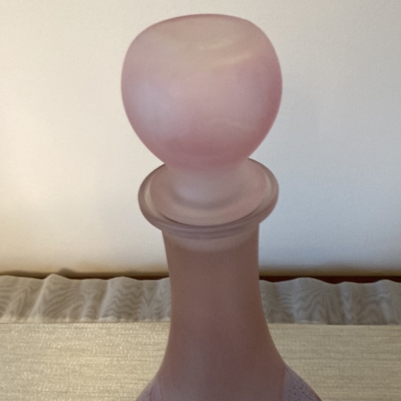Vintage Decanter Hand Painted in Multi Hues Colors of Pink, purple and blue - Picture 5 of 9